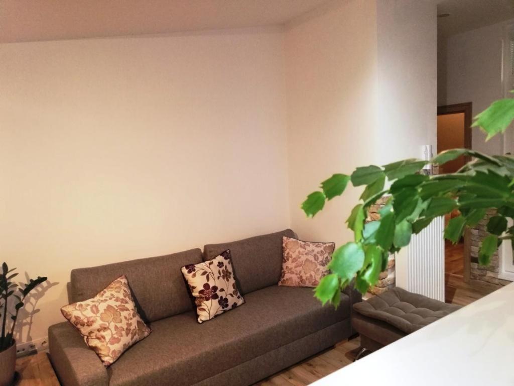 Galeria Stastie Apartment Сенец Екстериор снимка