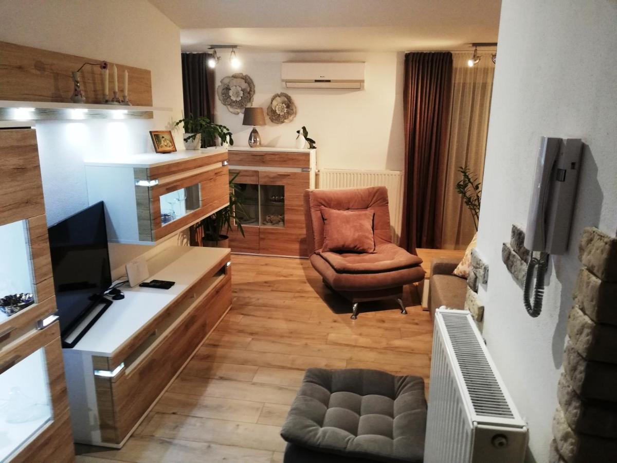 Galeria Stastie Apartment Сенец Екстериор снимка