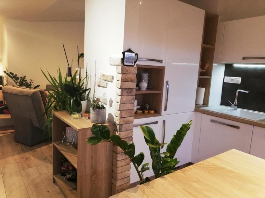 Galeria Stastie Apartment Сенец Екстериор снимка