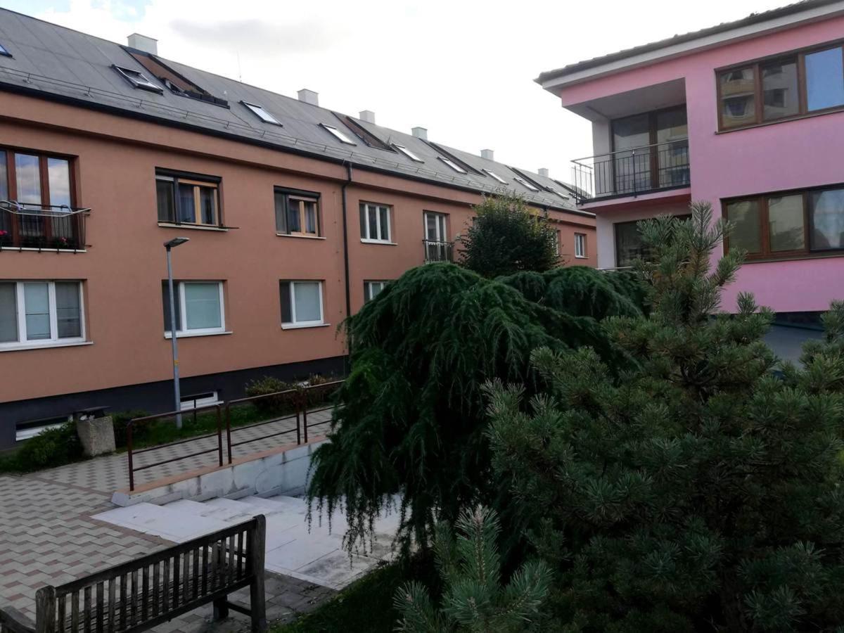 Galeria Stastie Apartment Сенец Екстериор снимка